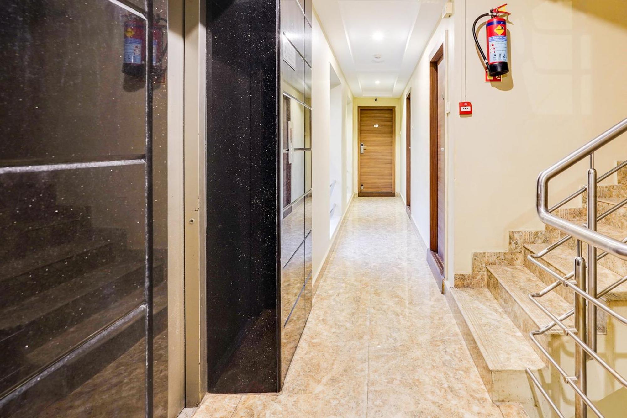 Super Townhouse Oak Kodambakkam Formerly Cine City Ченай Екстериор снимка