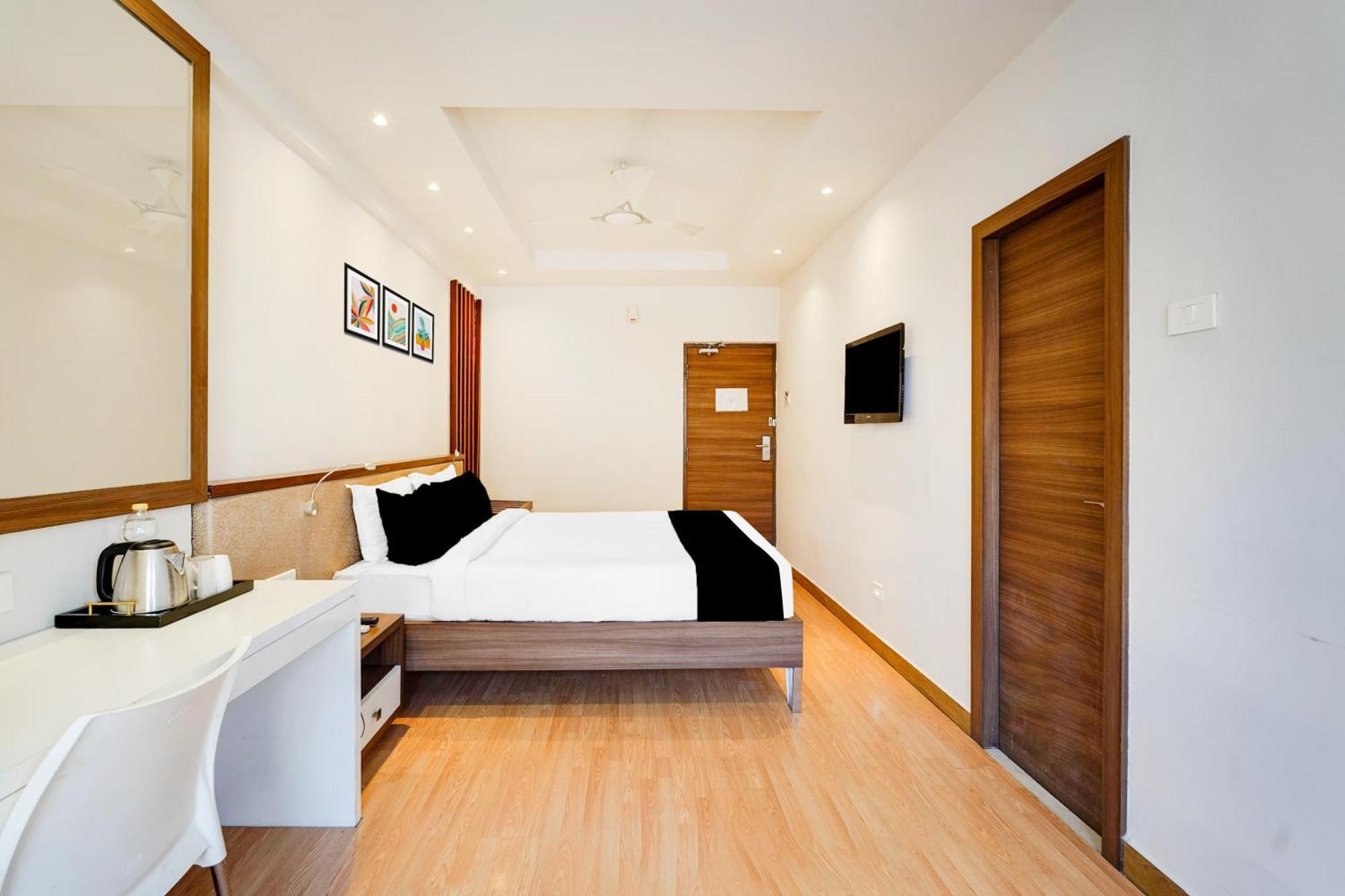 Super Townhouse Oak Kodambakkam Formerly Cine City Ченай Екстериор снимка