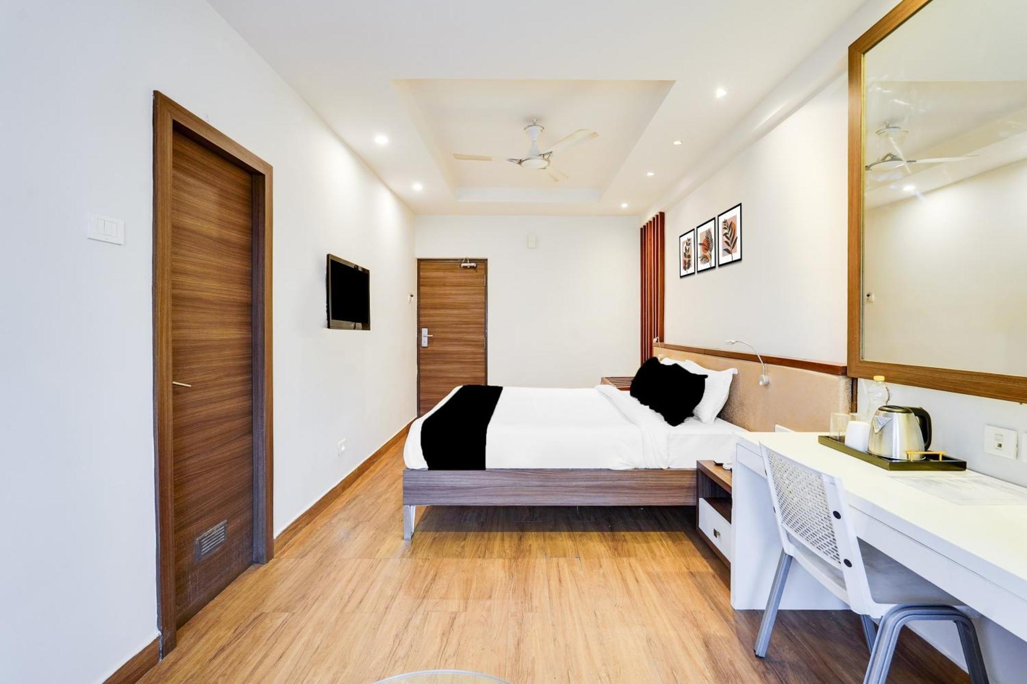 Super Townhouse Oak Kodambakkam Formerly Cine City Ченай Екстериор снимка