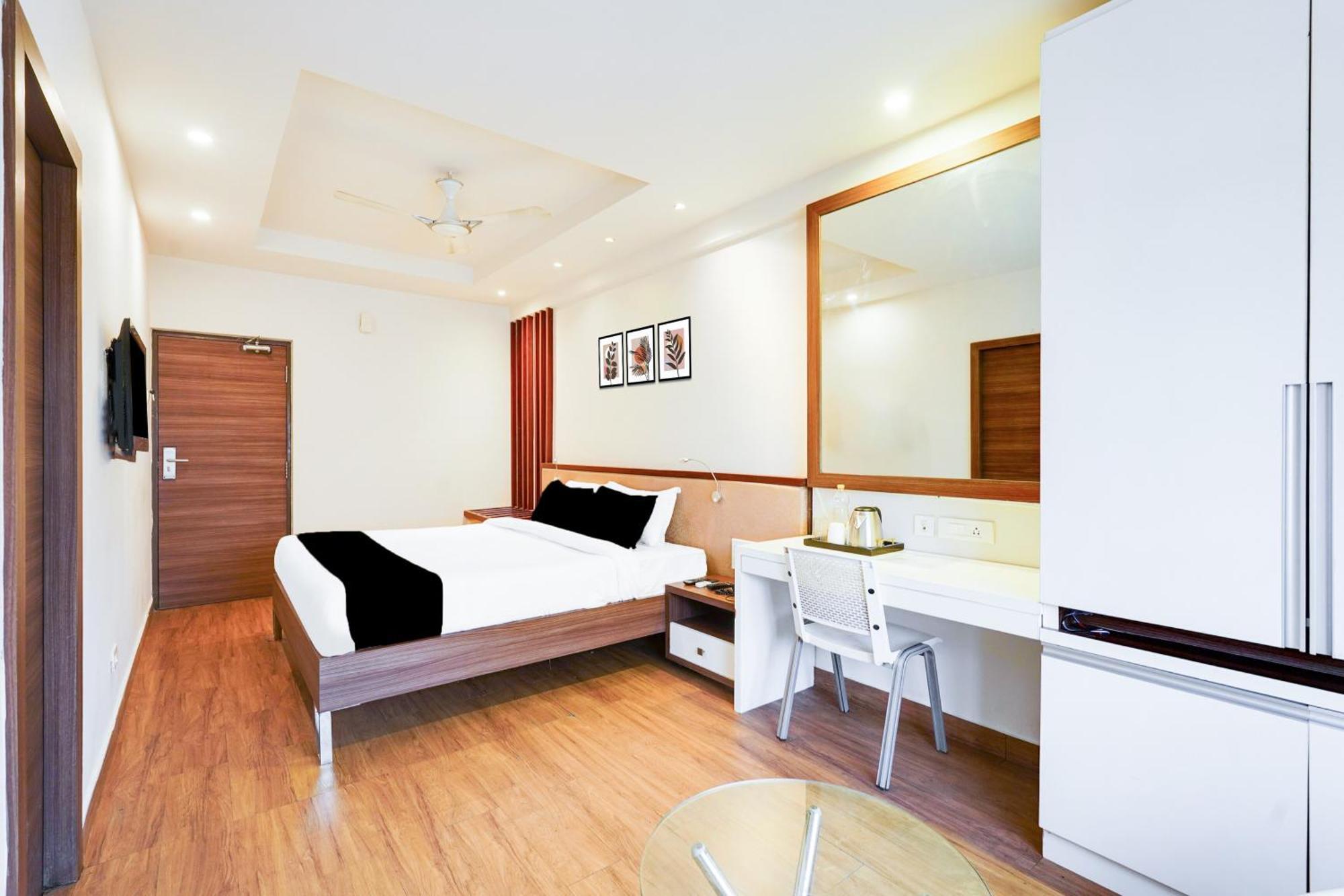 Super Townhouse Oak Kodambakkam Formerly Cine City Ченай Екстериор снимка