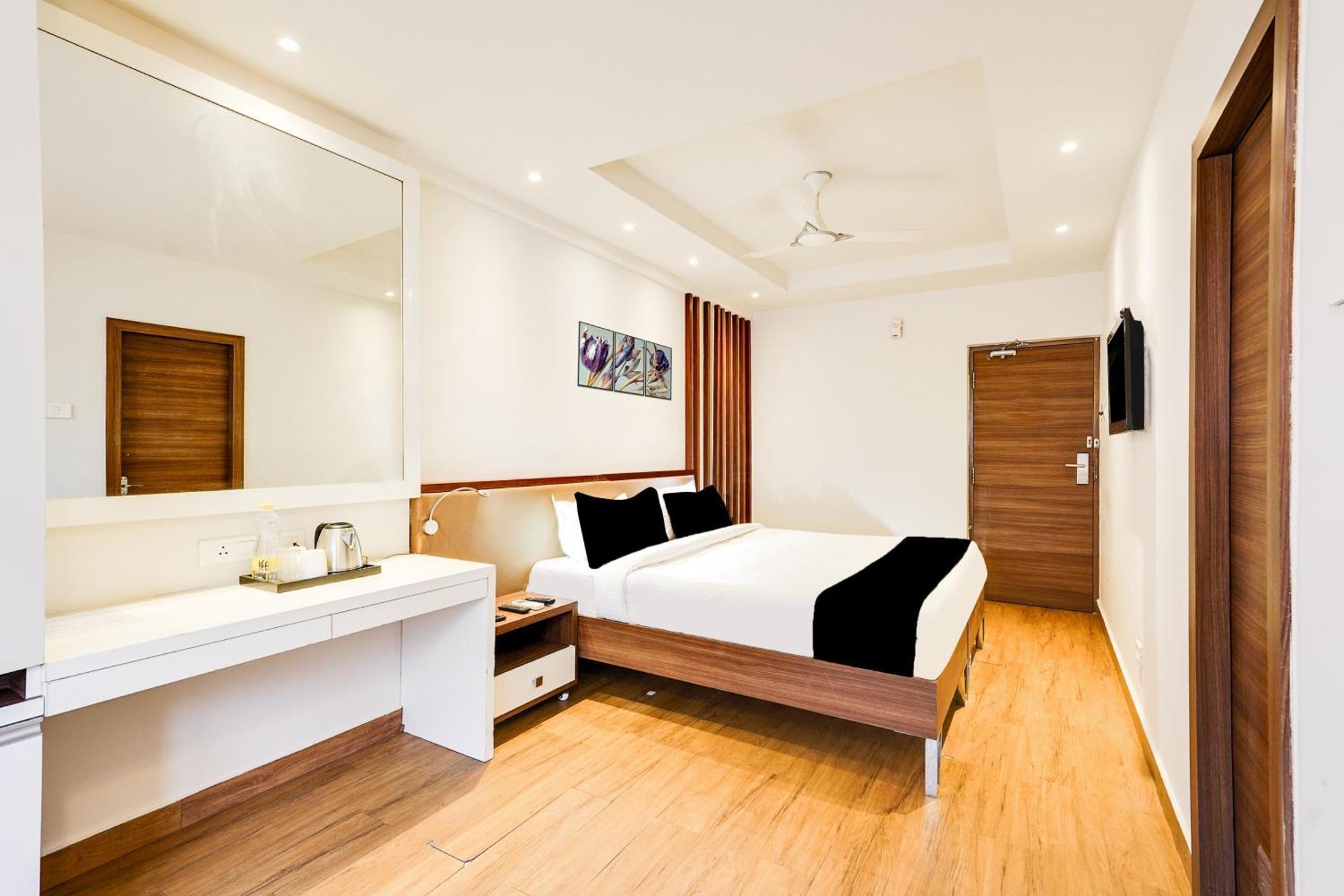 Super Townhouse Oak Kodambakkam Formerly Cine City Ченай Екстериор снимка