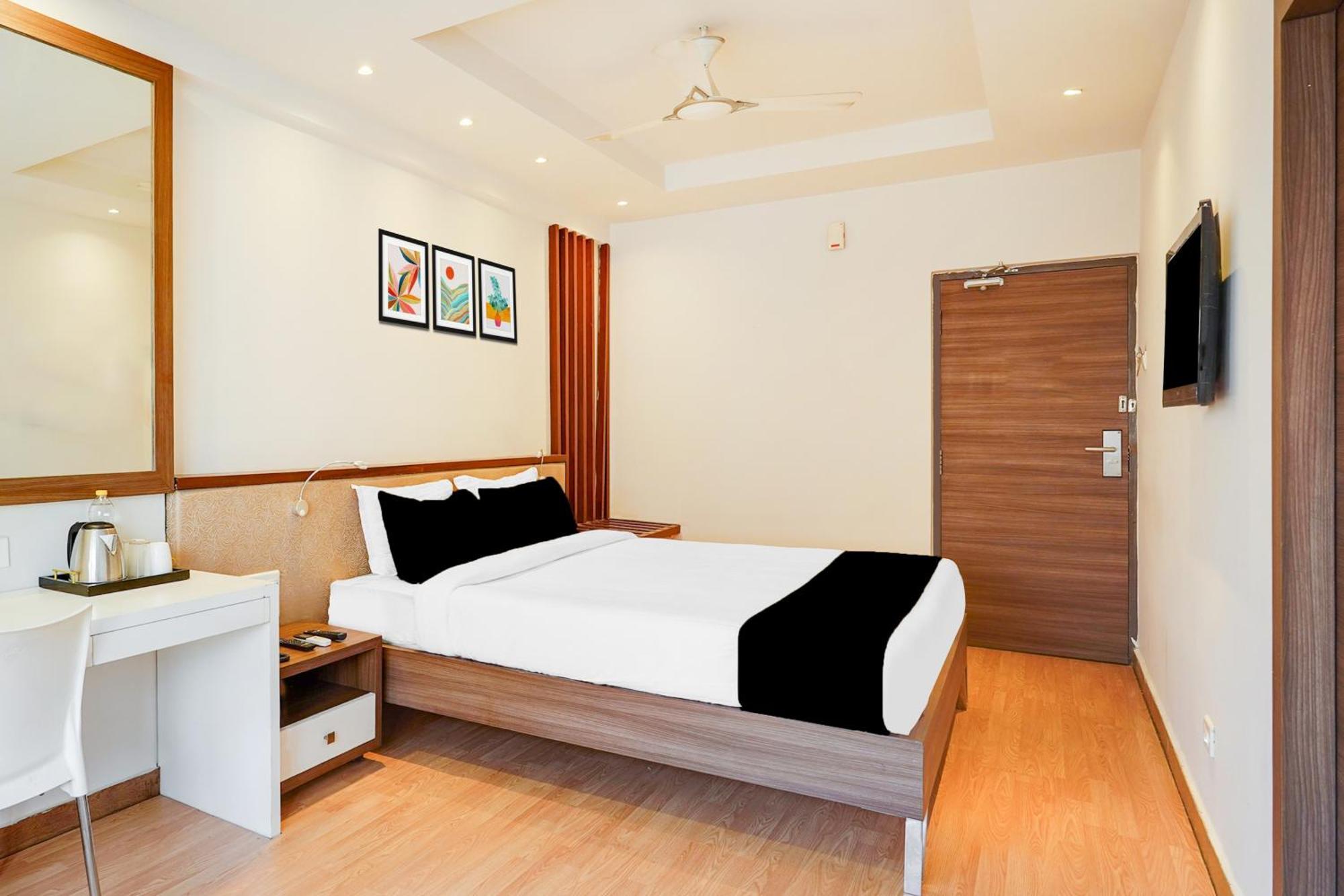 Super Townhouse Oak Kodambakkam Formerly Cine City Ченай Екстериор снимка